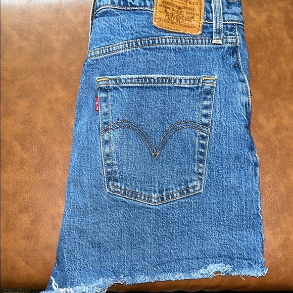 Levi’s Ribcage Shorts High Rise Size 31 - Picture 2 of 16